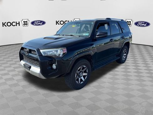 Used 2017 Toyota 4Runner TRD Off-Road AWD/4WD image 3