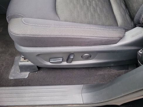 Used 2024 Nissan Pathfinder SV FWD image 15