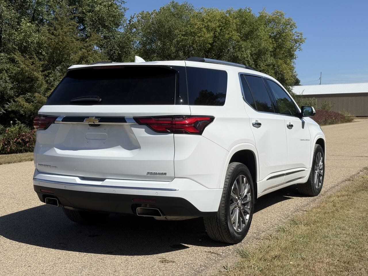 Used 2022 Chevrolet Traverse Premier w/ LPO, Floor Liner Package AWD/4WD image 7