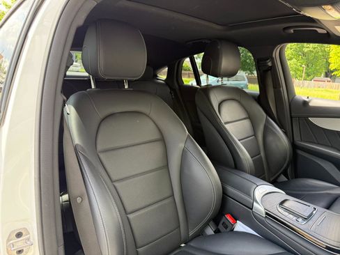 Used 2023 Mercedes-Benz GLC 300 4MATIC Coupe image 16