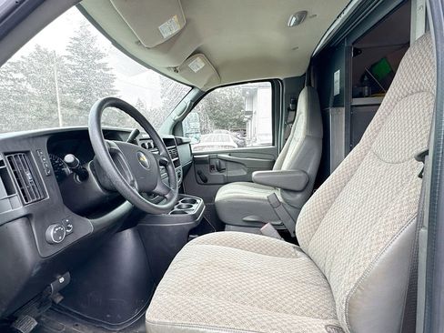 Used 2008 Chevrolet Express 3500 RWD image 9