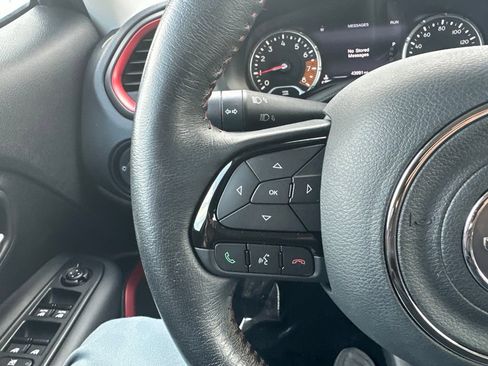 Used 2022 Jeep Renegade Trailhawk AWD/4WD image 39