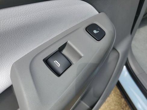 Used 2023 Chevrolet Bolt EUV Premier FWD image 16