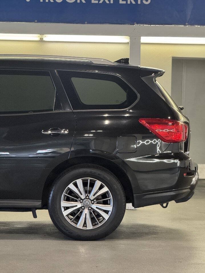 Used 2019 Nissan Pathfinder SL AWD/4WD image 16