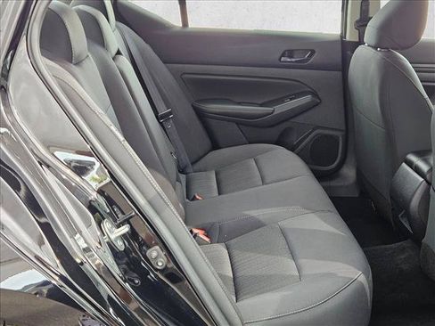 Used 2025 Nissan Altima 2.5 SV FWD image 17