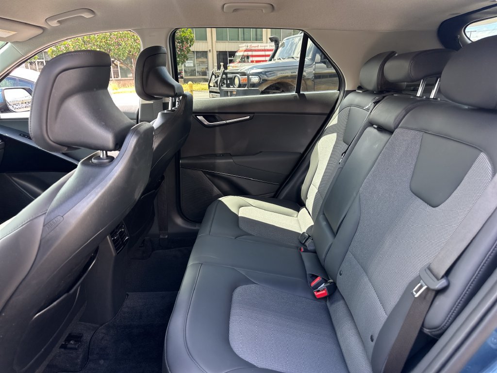 Used 2025 Kia Niro EX FWD image 15