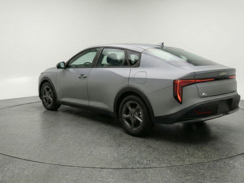 Used 2025 Kia K4 LXS image 6
