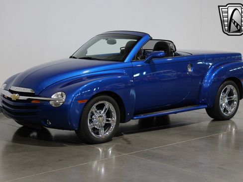 Used 2006 Chevrolet SSR w/ Preferred Equipment Group image 21