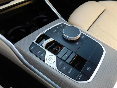 Used 2025 BMW 330i Sedan RWD image 18