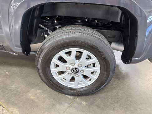 Certified 2025 Toyota Tacoma SR5 AWD/4WD image 26