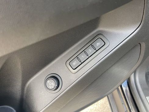 Certified 2023 Chevrolet Equinox Premier FWD image 6