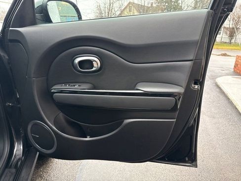 Used 2018 Kia Soul + w/ Audio Package image 15