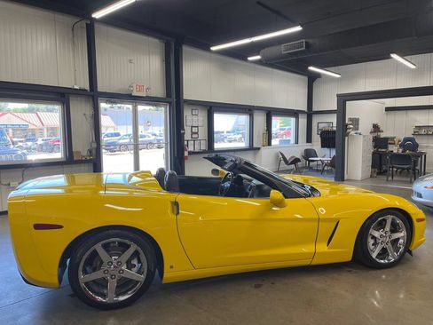 Used 2007 Chevrolet Corvette Convertible w/ Preferred Equipment Group RWD image 22