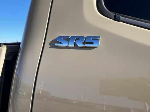 Used 2017 Toyota Tacoma SR5 image 31