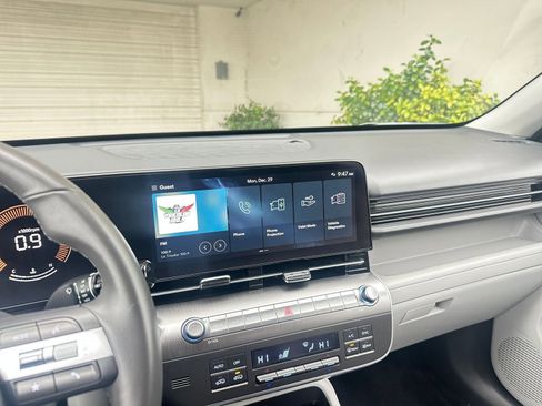 Used 2025 Hyundai Kona SEL image 21