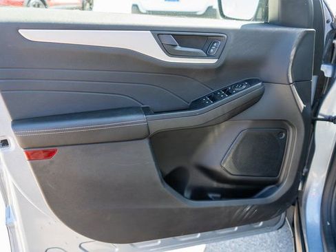 Used 2022 Ford Escape SE w/ Cold Weather Package AWD/4WD image 16