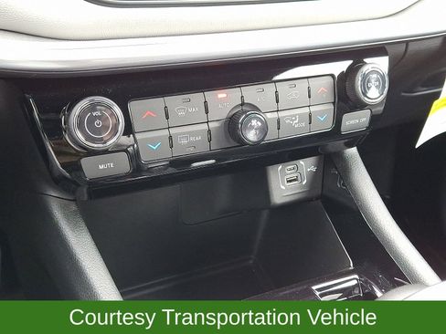 New 2025 Jeep Compass Limited AWD/4WD image 11