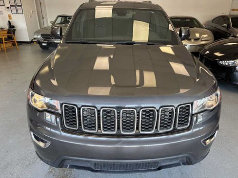 Used 2020 Jeep Grand Cherokee Laredo RWD image 7