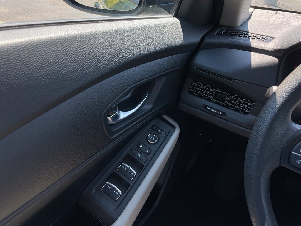 Certified 2025 Honda Accord LX image 22