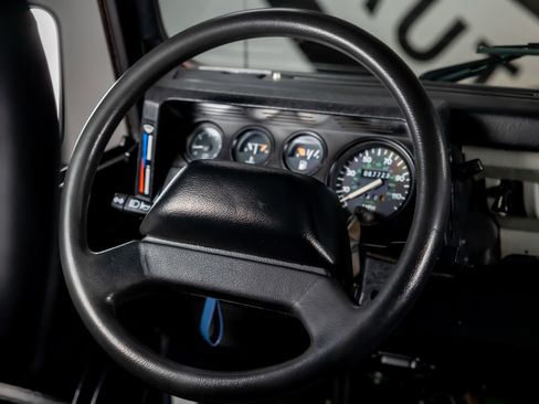 Used 1994 Land Rover Defender 90 AWD/4WD image 17