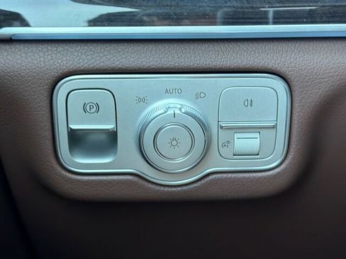Certified 2025 Mercedes-Benz GLS 450 4MATIC image 34