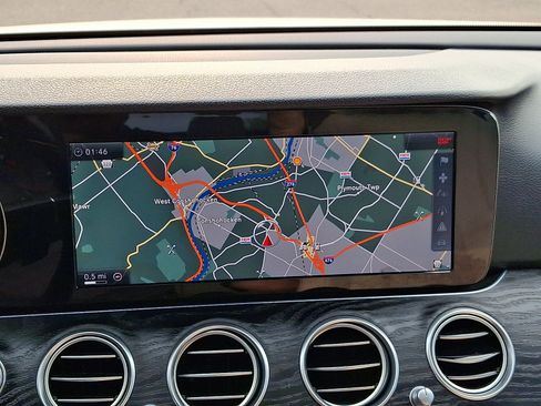 Used 2017 Mercedes-Benz E 300 4MATIC image 18