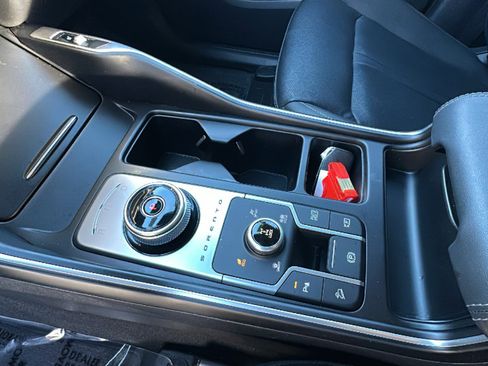 Used 2023 Kia Sorento EX image 13