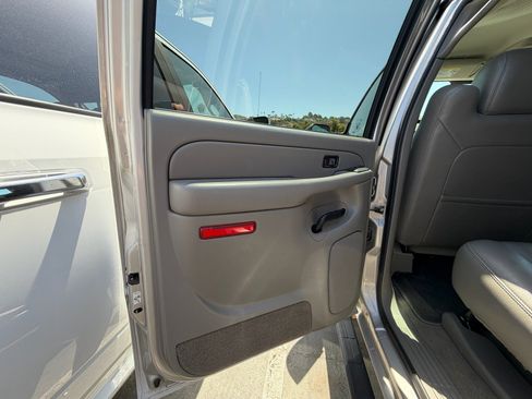 Used 2004 GMC Sierra 3500 SLT w/ Heavy-Duty Power Package AWD/4WD image 26