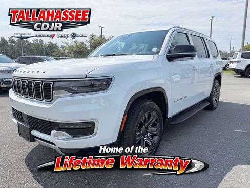 Used 2024 Jeep Wagoneer Series II w/ Flexible Seating Group RWD image 7