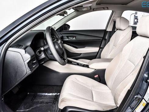 Used 2023 Honda Accord EX image 13