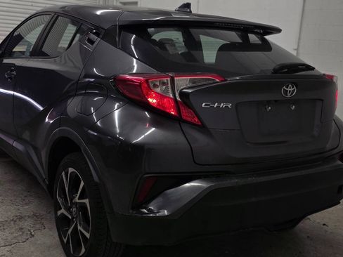 Used 2018 Toyota C-HR XLE image 8