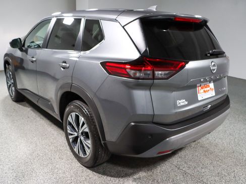 Used 2023 Nissan Rogue SV image 9