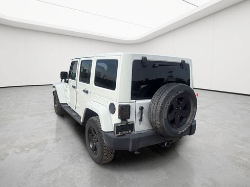 Used 2012 Jeep Wrangler Unlimited Sahara AWD/4WD image 6