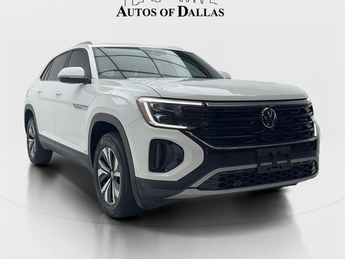 Used 2024 Volkswagen Atlas Cross Sport SE image 2