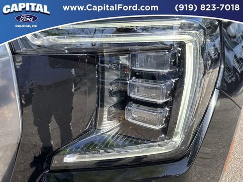 Used 2023 GMC Yukon AT4 w/ AT4 Premium Plus Package AWD/4WD image 11