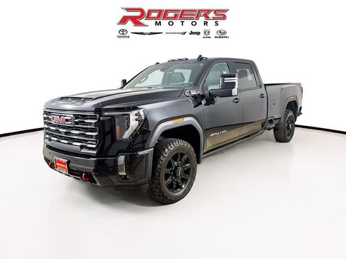 Used 2024 GMC Sierra 2500 AT4 w/ AT4 Premium Plus Package AWD/4WD image 8