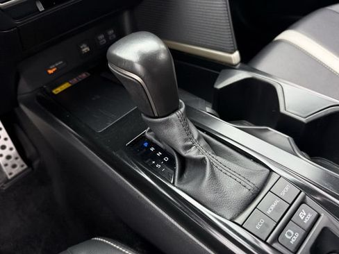 Used 2025 Toyota Camry SE FWD image 19
