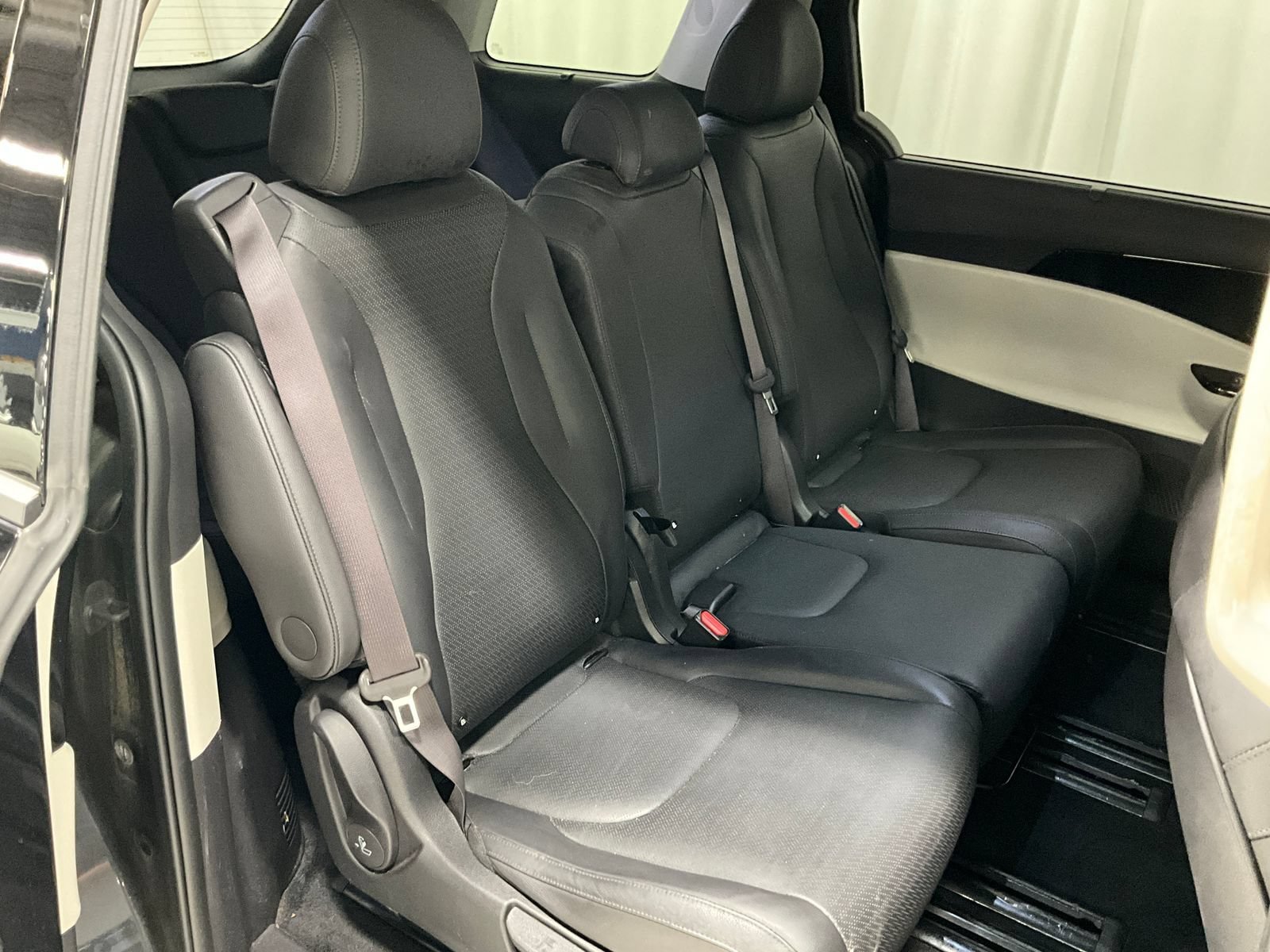 Used 2024 Kia Carnival SX Prestige FWD image 24
