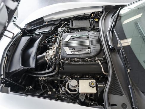 Used 2015 Chevrolet Corvette Z06 w/ 3LZ Preferred Equipment Group image 25