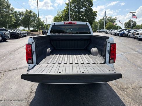 Used 2024 Chevrolet Colorado LT AWD/4WD image 9