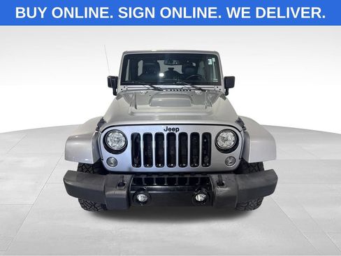 Used 2018 Jeep Wrangler Unlimited Sahara AWD/4WD image 11