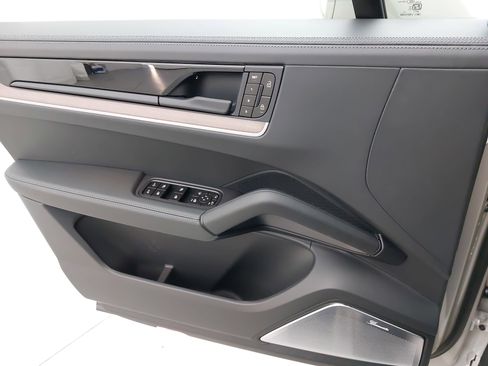 New 2026 Porsche Cayenne GTS image 29