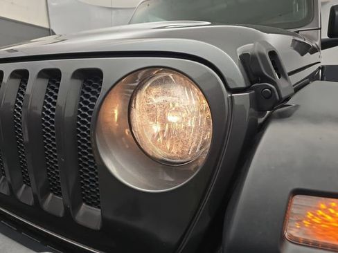 Used 2018 Jeep Wrangler Unlimited Sport S AWD/4WD image 15