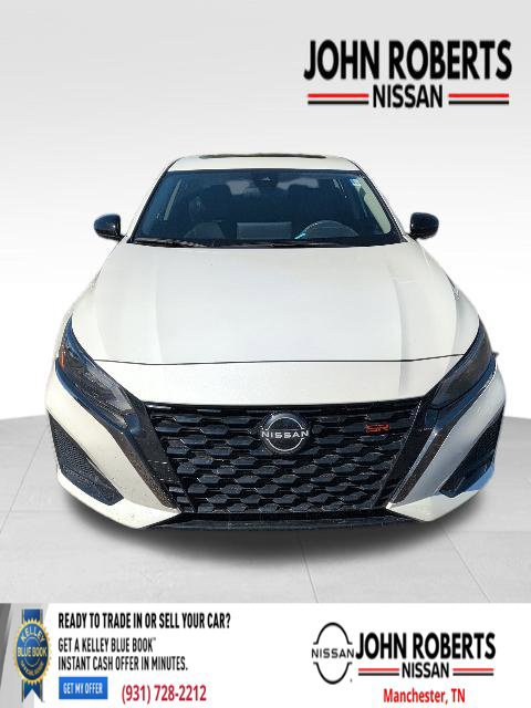 Used 2024 Nissan Altima 2.5 SR w/ SR Premium Package FWD image 2