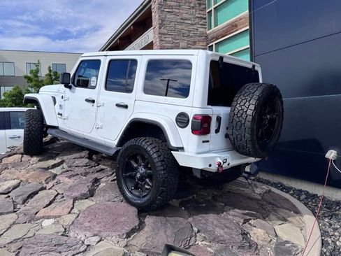 Used 2021 Jeep Wrangler Unlimited Sahara AWD/4WD image 5