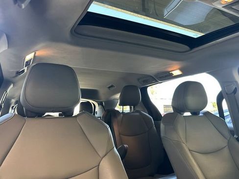 Used 2023 Toyota Sienna XLE FWD image 18