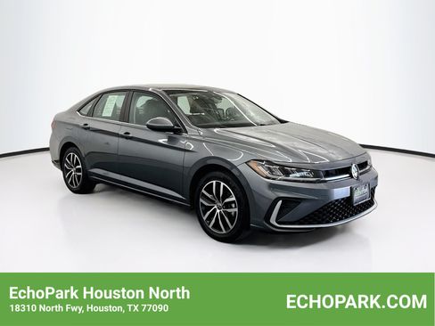 Used 2025 Volkswagen Jetta SE FWD image 1