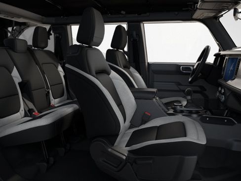New 2025 Ford Bronco 4-Door AWD/4WD image 30