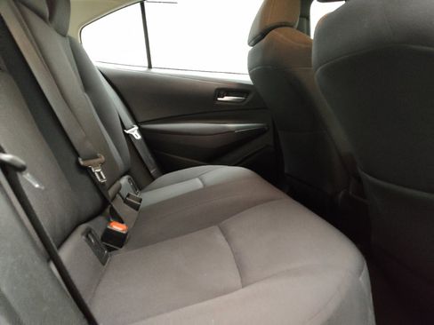Used 2020 Toyota Corolla LE FWD image 19
