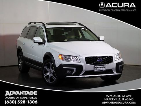 Used 2015 Volvo XC70 T6 w/ Proximity Package image 1